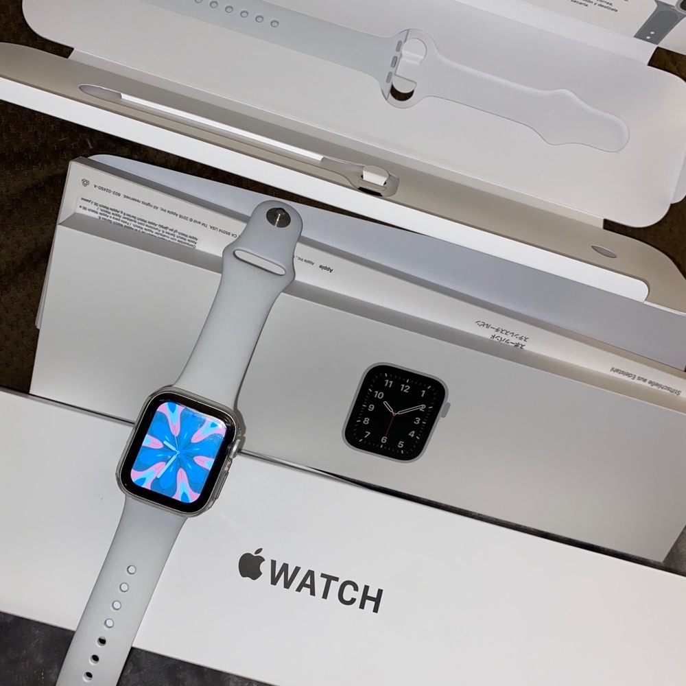 Apple Watch SE - 40mm - Silver